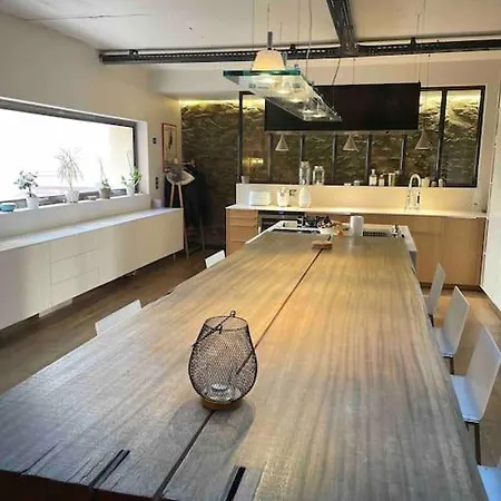 Loft Centre Situé Dans Rue Calme