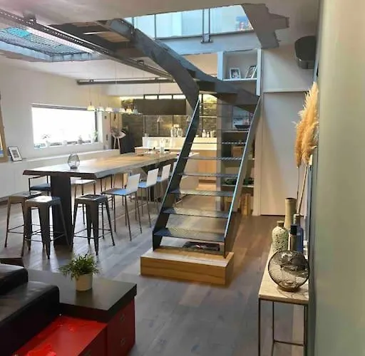 Loft Centre Situe Dans Rue Calme *