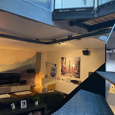 Loft Centre Situé Dans Rue Calme